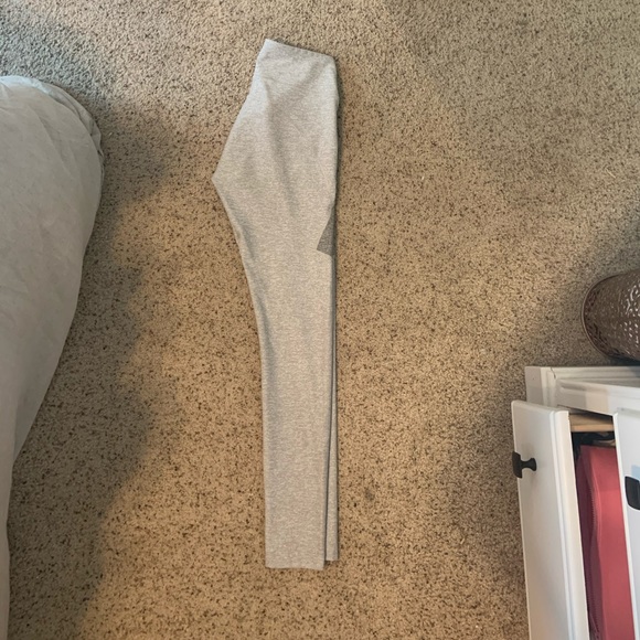 Outdoor Voices Dove/Ash 2 Toned Leggings - Picture 4 of 5